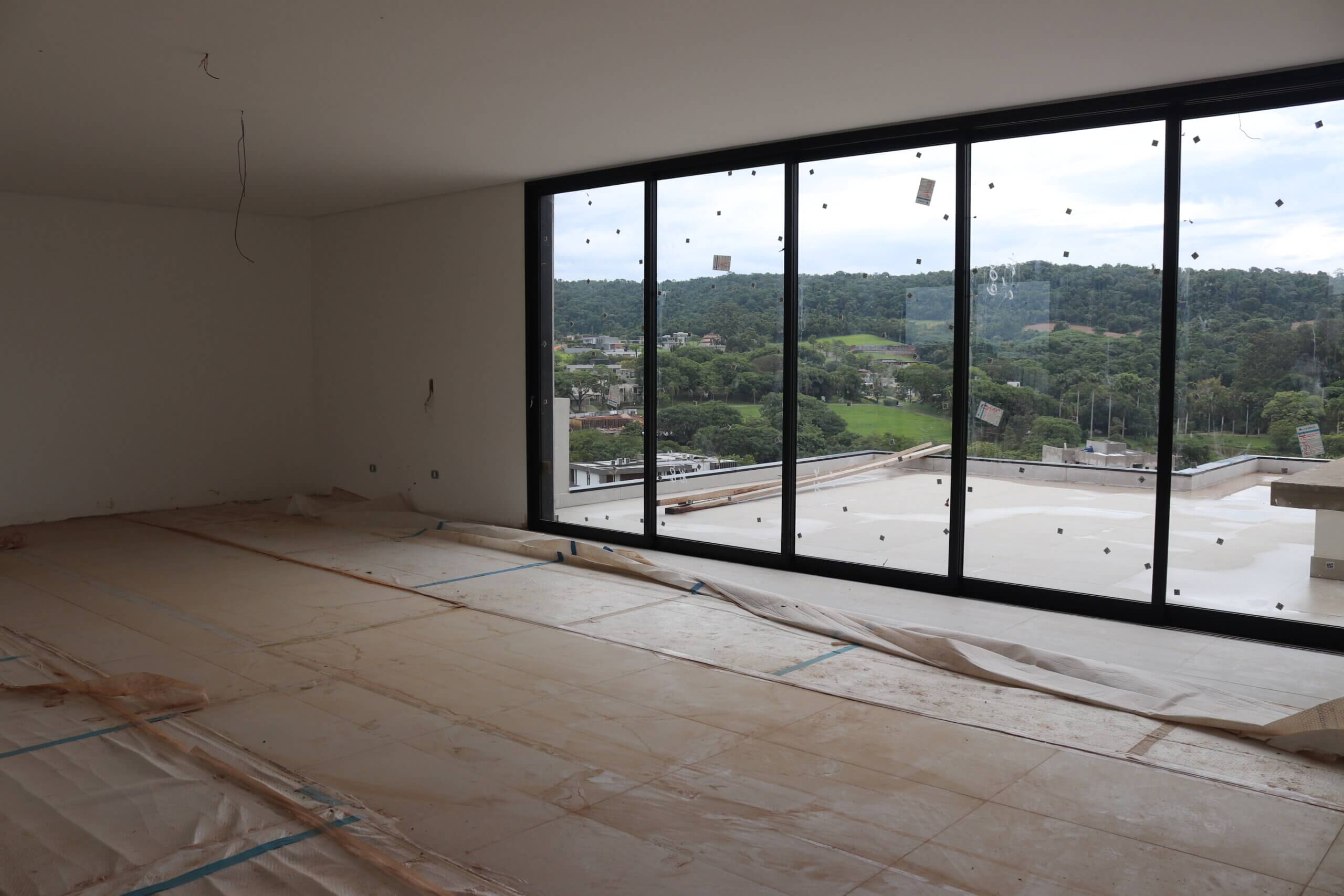 Sala de estar do piso superior do Residencial NH - casa de alto padrão à venda